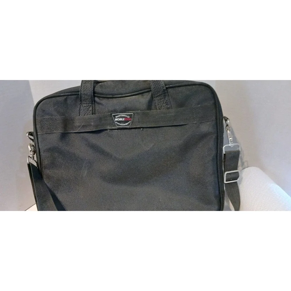 Mobile Edge Bring It On Scan‎ Fast Corporate Laptop Briefcase Black 15.4